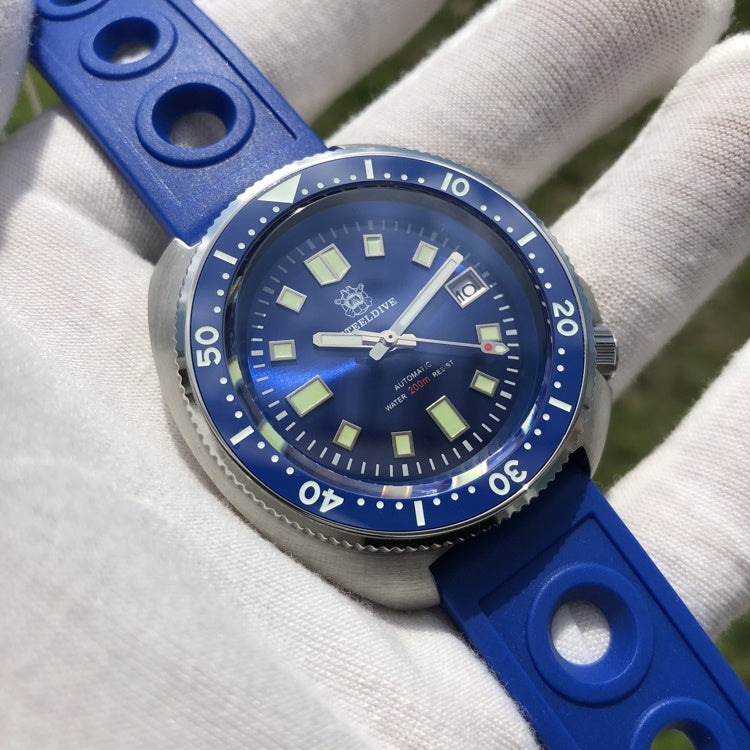 Montre de plongée en acier STEELDIVE